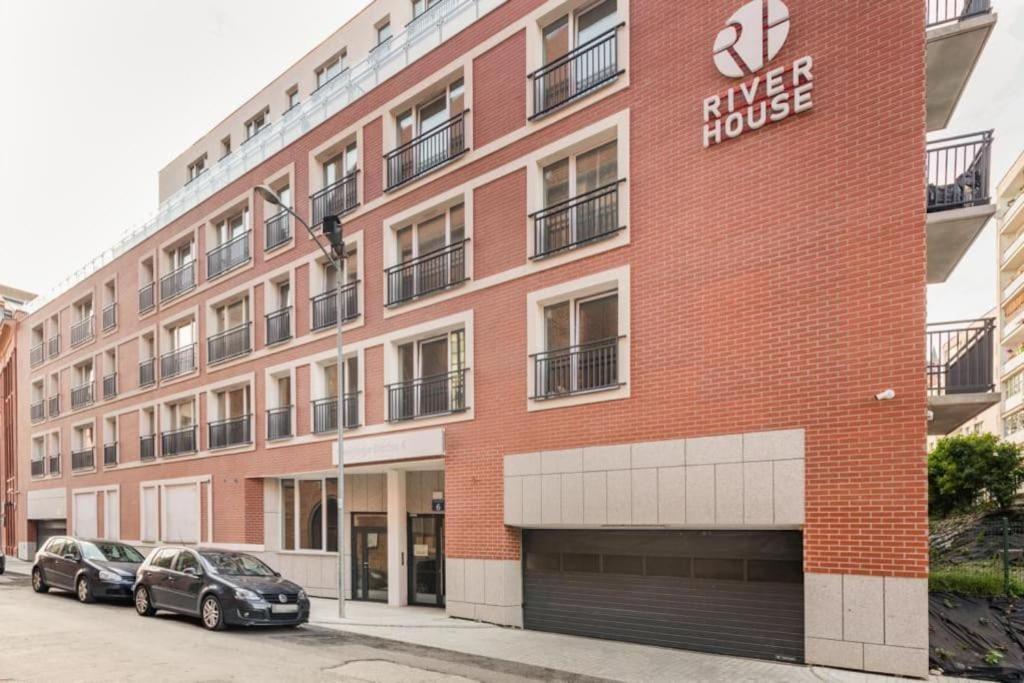 Modern Riverside Apartment With Free Parking Space Szczecin Bagian luar foto